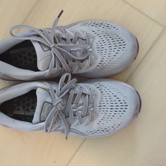 Asics gel Kayano 28 size 7.5 US - Picture 2 of 3